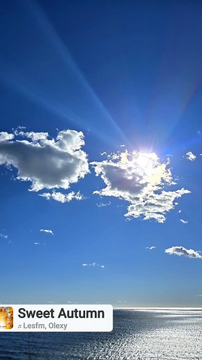 Soaking up the Autumn sun 😊 | Lori Robinson