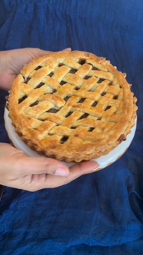 I used to find pies intimidating but once you’ve made homemade pie crust, there’s no going back! With just 5 basic ingredients this flaky pie crust dough comes together in less than ten minutes! Ingredients: 315g (2 1/2 cups) all purpose flour 35g (3 tbsp) sugar 3g (1tsp) salt 226g (1 cup) cold butter, cubed into small pieces 1/4 cup ice cold water Steps: Mix in flour, sugar, salt and cold butter with hands until crumbly sand texture. Add in water (1 Tbsp) at a time to form a dough. It would be 