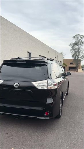 2014 Toyota Sienna SE with 91k miles Exterior Walkaround Tour