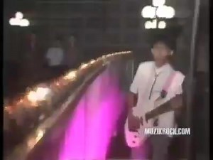 14K views · 395 reactions | Selamat Malam geng.. layan je beb  Gersang - Sunyi Album - Gersang (1988) | Aku & Rock Malaya 80-90an | Facebook