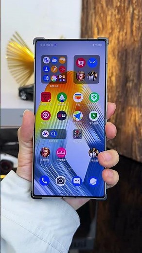 Red Magic 11 Pro features a spring-loaded buckle design, an all-aluminum alloy shell for easy