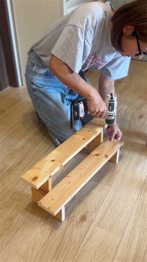 一枚の板で簡単棚作ってみた