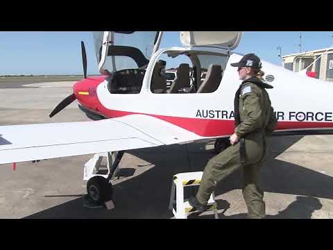 Diamond DA40NG Safety Brief // AAFC - EFTS