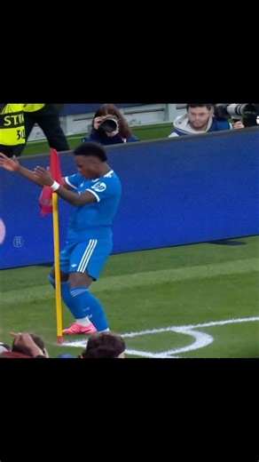 bailar en cualquier momento vini🇧🇷🕺 | vini X Tokyo drift | #realmadrid #edit #shorts #viral