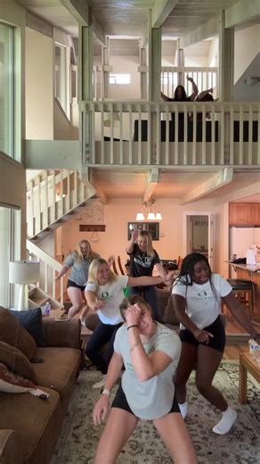 Acro Bonding Techniques for Enhanced Teamwork