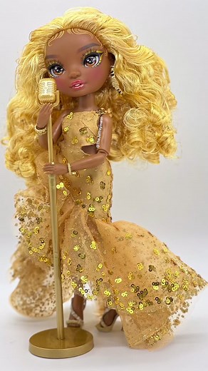 Rainbow High Doll Review and Unboxing with Fashion TikTok Singer Lizzo