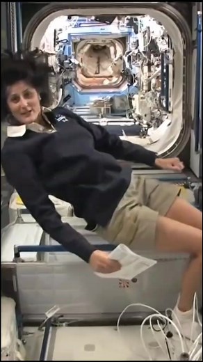 #zerogravity #astronauts #spacestation #cosmos #bedtime #sleep #tourguide #nasa