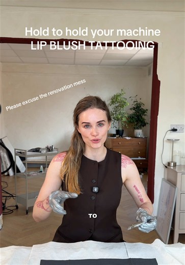 How to hold your tattoo machine #lipblushing #lipblush #lipblushtraining #lipblushtips #lipblushtattoo