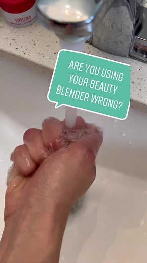 Are you using your makeup sponge the way it’s meant to be used? I got you 🕺 let me know if you have more #beautyblender questions! #makeupartist #mua #makeup #makeuptips #BeUnbxd #skincare #makeuptools #makeuptutorial #makeuptutorials #makeupover30 #makeupover40 #makeupover50 #antiaging #pores #PostitAffirmations #WeStickTogether #cleanbeauty #makeuproutine #morningroutine #cleanyourmakeupbrushes #beautyblenders #makeuphacks #makeup101 #howto #dothisnotthat #drugstorebeauty