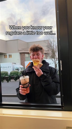 When you know your regulars more than you know yourself 🤣 Cruz is drinking our Sweet Victory Bright® Energy & snacking on our Bacon, Gouda, and Egg Ciabatta sandwhich! #thehumanbean #thehumanbeanjc #trending #barista #coffee