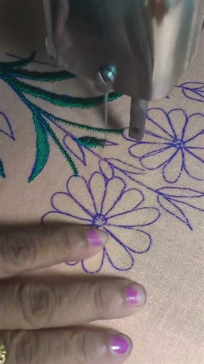 leaf pattern embroidery design 🌿🌿🌿🌿 zigzag stitch