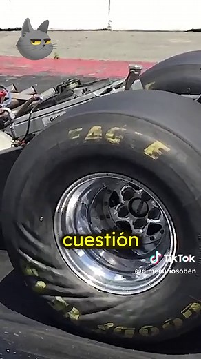 ¿Por qué son tan pegajosas las pistas de carrera?