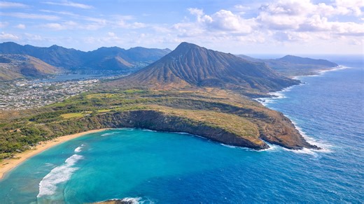 Pacific waters fill the volcanic crater Hanauma Bay