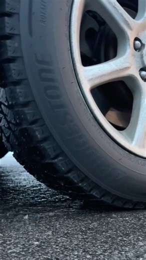 Blizzaks VS Ice. #snowtires #icy