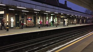 無料動画 - 地下, 列車, ロンドン, イギリス, 交通機関, トラベル, 駅