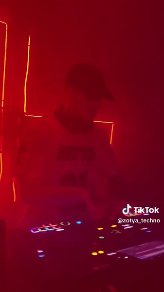 Industrial Techno DJ Mix Zøtya — Rave & Hard Techno Set