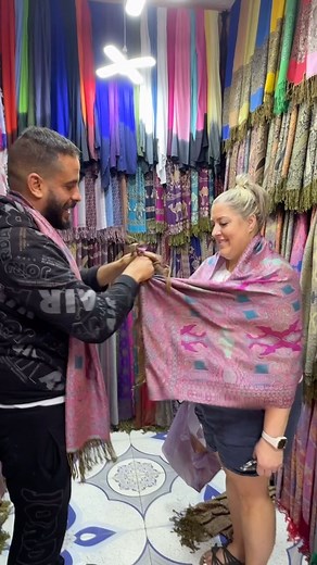 The easiest way to tie a Moroccan scarf 😱🇲🇦 . 🎥by @sweetlemonadephoto . . . . . #morocco #marrakech #travel #maroc #love #photography #instagood #africa #photooftheday #travelphotography #casablanca #travelgram #picoftheday #fashion #beautiful #instatravel #nature #wanderlust #desert #trip #sahara #marocco #summer #rabat #travelblogger #marrakesh #style #agadir #instagram #moroccoshinydays | Morocco Shiny Days