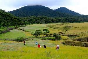 10 Tempat Wisata di Garut yang Paling Terkenal, Yuk Explore Swiss van Java! : Okezone Women