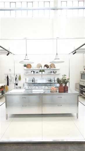 Alpes Inox on Instagram: "Stai progettando la tua nuova cucina? Vieni a visitare lo stabilimento produttivo, l'esposizione e il museo dell"Alpes-Inox siamo a Bassano del Grappa. Prendi un appuntamento con Sabrina clienti2@alpesinox.com o +39 0424 513500 www.alpesinox.com #alpesinox #alpesinoxnegozio #alpesinoxfactory #steelkitchen #interiordesigner videomaker @gabristolcis"