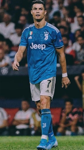 Vortex 👽 on Instagram: "1992년 발매된 스페인 세비야 출신 듀오 Los del Ri‌o의 곡 으로, 스페인에서 먼저 인기를 얻었지만, 이후 라틴아메리카와 미국까지 퍼져나가며 전 세계적인 메가 히트를 기록했습니다. 이 곡이 폭발적으로 퍼진 계기는 바로 1996 애틀랜타 올림픽. 당시 전 세계로 중계된 미국 여자 국가대표 체조팀의 퍼포먼스가 ‘마카레나’의 신나는 리듬과 함께 어우러지면서, 곡의 인기가 폭발적으로 확산되었습니다. 그 결과, 1996년 빌보드 핫 100 차트에서