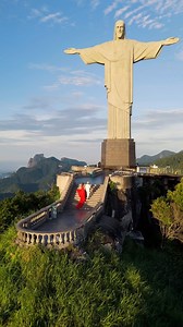 📍SAVE this for your next visit to Rio with @fairmontrio 🤯😳 You probably recognize this iconic structure that towers over the city of Rio, and it should come as no surprise that this place is visited by over 2 million people annually 😳 You can imagine how busy it gets so to have this place to ourselves was SPECIAL! @fairmontrio is the ONLY hotel in the world that’s able to arrange private access to Christ The Redeemer so if you’re planning on something special (i.e. proposal) in Rio, we could