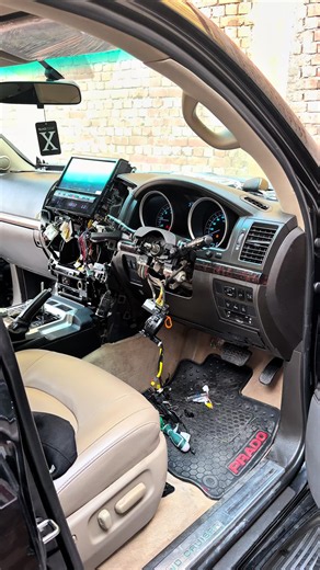 Toyota Land Cruiser 2009 AXG interior facelift to 2016 AXG – Part 3