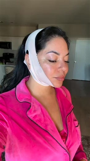 Center for Cosmetic Medicine on Instagram: "Choosing to treat an insecurity can be life-changing 🥹🫶 Our patient shared: “I had chin liposuction 4 weeks ago and it was the best decision!! If you know me you would know this is one of my biggest insecurities. I went to @reflectionscenter with Dr. Buro for my procedure. I have been going to Reflections for years now to get Botox and filler with Dr. Chasin. It’s always a great experience there!” Chin liposuction helped refine her jawline, reduce fu