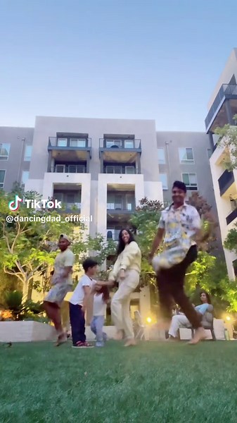 dance break while bbq’ing never hurt anyone #sapphire #edsheeran #dancingdad #arijitsingh @Ed Sheeran with the summer anthem