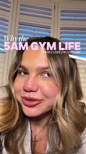 This is your Monday reminder that your productivity & success isn’t based on what time you go to the gym. Just because you didn’t jump out of bed & head straight there, doesn’t mean you are lazy. In fact, for me it’s the opposite #gymlife #gymgirl #morningroutine #wellness