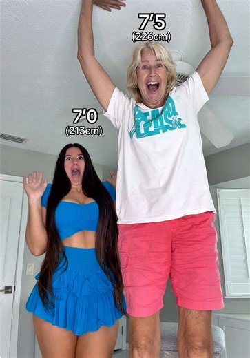 This is the 4th fan mom’s broken😭 #tall #family