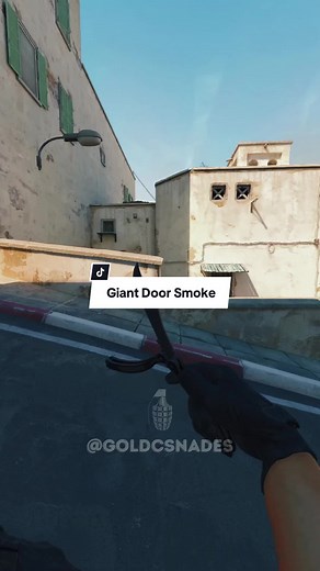 Controlling Mid with Giant Door Smoke on Dust 2 | CounterStrike Tips