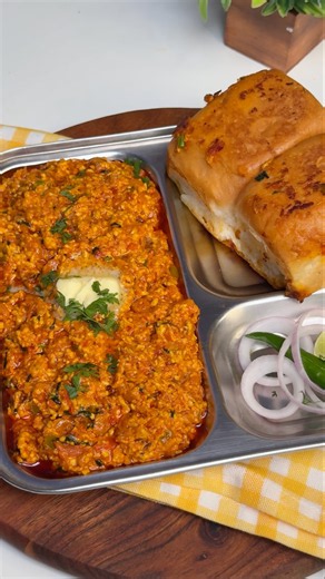 Agar Ek Bar Aapne Ye Dhaba Style Paneer Bhurji Kha Liya Na Toh Aap Pakka Dubara Banaoge😋 #shorts