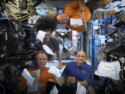 Why your Thanksgiving dinner tastes better than the astronauts'
