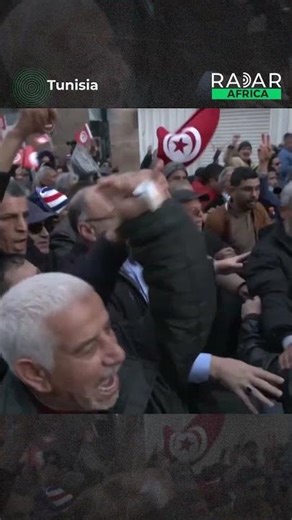 Tunisian opposition leader Chebbi arrested