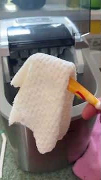 Ice machine clean #deepclean #cleaning #summer #howtoclean #cleaninghack #housecleaning #wwyd