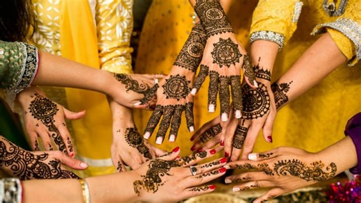 Vat Savitri Vrat 2024 Mehndi Designs: Simple and Beautiful Henna Patterns for the Auspicious Day (Watch Tutorial Videos) | 🙏🏻 LatestLY