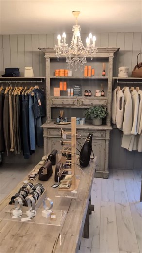 Kindle House on Instagram: "It’s our first #FridayShopTour of the year! We’re starting upstairs, where you’ll find 30% off all Red Button and Rino & Pelle. There’s also 30% off selected Chlo Bo jewellery if you’re in the mood for something a little sparkly ✨ #WinterSale #ChloBo #RedButton"