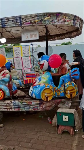 naik odong odong bawa balon merah #akunaikodongodong #odongodong