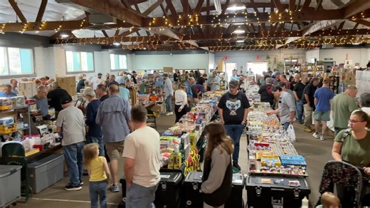 Contour Toy Cars attends the Illinois Plastic Kit And Toy Show held at the DuPage County Fairgrounds in Wheaton, IL! Located 30 miles away from downtown Chicago, this outstanding event has over 150 tables of toy cars, diecast cars, model kits, slot cars, and so many other unique gems throughout history. I absolutely LOVE the variety of diecast models available for purchase at this particular meet. There is something for everyone. You can buy, sell, trade, or just browse around and have a good ti