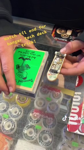 1998 @techdeck orginal ramp! Watch till the end for a banger trick 👀 #fingerboard #fingerboarding #techdeck #skateboarding #skate #skateboard