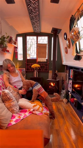 Tanglewood & Two on Instagram: "Why I chose to live on a narrowboat 🤍 I bought this boat four years ago for £30k, using savings and a small loan, instead of a house deposit. It’s given me freedom, lower outgoings, and the ability to travel, renovate, and live life on my own terms. But more than that, it’s taught me how little I actually need. How much joy there is in small spaces, slow mornings, and building something with your own hands. This life isn’t perfect, but it’s beautiful, and gives m