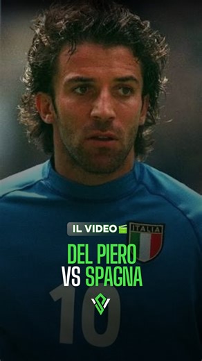 Uno di quei lampi di classe ✨ che restano impressi anche nelle serate più amare 💔⚽ Nei quarti di finale di UEFA Euro 2008 contro la Spagna, l’Italia si ferma ai calci di rigore 🎯😔, ma Alessandro Del Piero riesce comunque a lasciare il suo marchio 🖋️⚪🔵 Nel video si vede Alex in azione 🎥⚽: elegante 👑, lucido 🧠 e leggero nei movimenti, mentre supera con estrema naturalezza un giovane Sergio Ramos 🔥 È uno di quei momenti che raccontano cosa fosse Del Piero 💫: classe pura 🎩, lettura del gi
