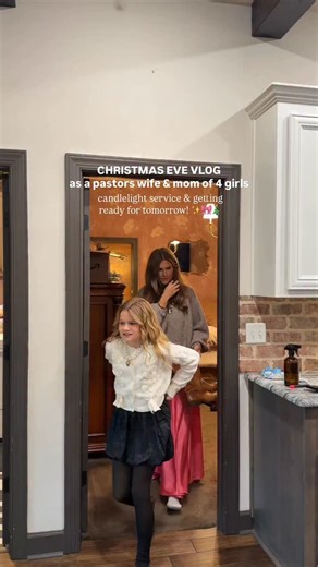 dorie foshee on Instagram: "i am so excited for them to wake up! ✨🎀🎄"