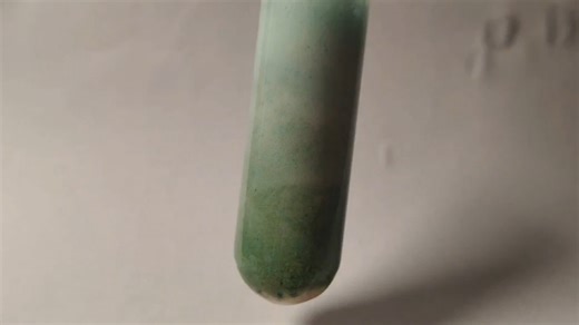 过碳酸钠和硫酸铜的炫酷反应～～猜猜反应最后试管里少量的黑色物质是什么？