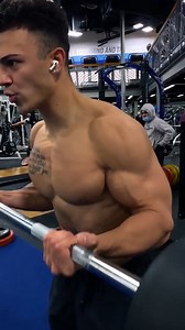 15K views · 528 reactions | Musclemania® Classic Daniel Flores slamming Bent Over Bicep Curls. "Bend over a little while doing your curls and I promise it’ll make a huge difference," he says. Watch Daniel LIVE when he takes the stage at MM America in Las Vegas in 2 weeks! Musclemania.com | Musclemania | Facebook