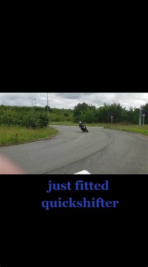 Testing the healtech quickshifter on my FZ1n #fz1n #yamaha #motorcycle #motorcycle #rst #healtechquickshifter