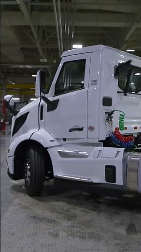 Volvo Trucks – The all-new Volvo VNR enters production