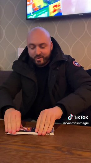 How is this possible | trick pen cap with quarter