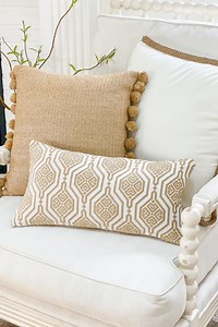 EASY AND PRETTY HAND SEWN PILLOW