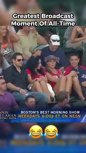 Funniest commentary moment 😂 #mlb #mlbbcreatorcamp #mlbtiktok #mlbfans #commentary #commentaryfunny #laugh #baseball #baseballtiktok #baseballfans #sports #sportsfan #sportstiktok #funnymoment #fyp #fypシ #viral #trending commantatry laughs after fans touch #funnycommentary